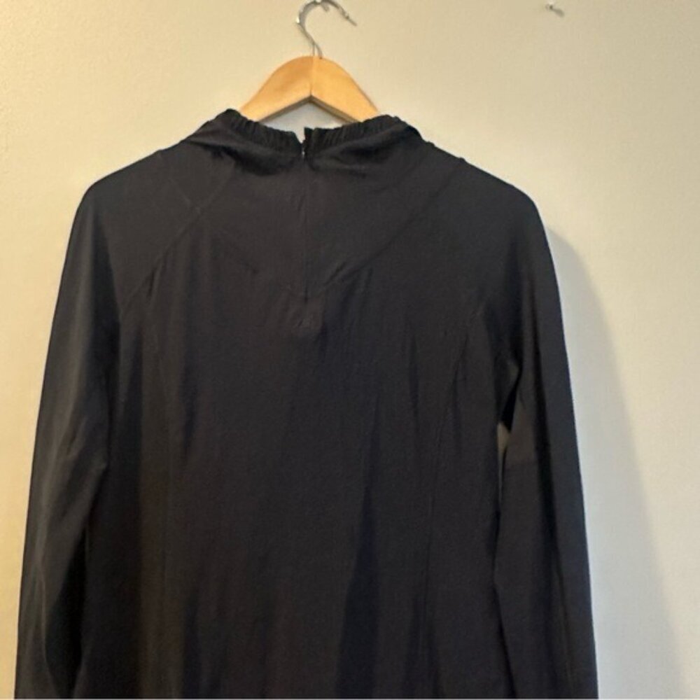 Lululemon Black Waterbound Hoodie Size 4 Ponytail Hood Activewear - Picture 5 of 13